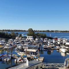 Modern Unit On The Marina