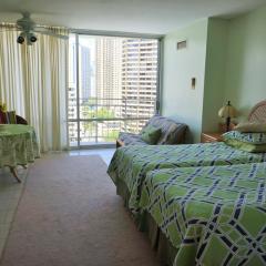 Waikiki Studio at Ilikai Marina - great apartment by the beach - see low end price!