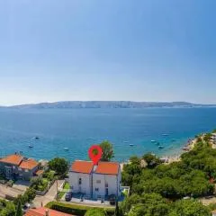 Vera - Luxury Seafront Apartment