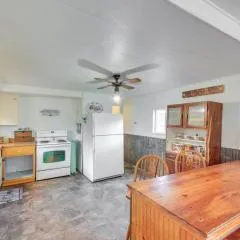 Charming Old Farmhouse in Libby: Pets Welcome!