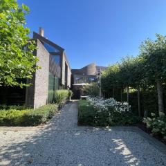 Modern holiday home near Bruges and the North Sea