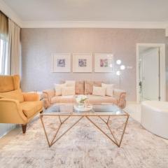 Chic 1BR at The Signature Downtown Dubai by Deluxe Holiday Homes