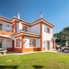 4 Bedrooom Private Villa Ribeiro I Pool, BBQ, AC, WIFI, BEACH