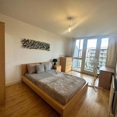 Ensuite Double Bedroom In Shared Apartment