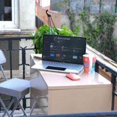 Historical apt-w.balcony in the hearth of Istanbul