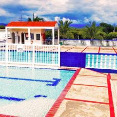 Casa Descanso Girardot con piscina en condominio