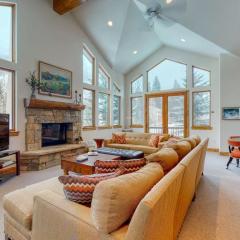Beautiful Mountain Views - Spacious East Vail Home
