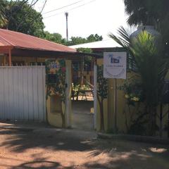 Casa Flores, Puerto Carrillo