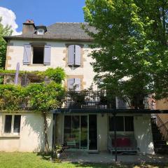 Agréable maison de village avec jardin.