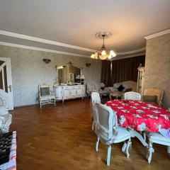 Apartament 3 bedrooms Centr