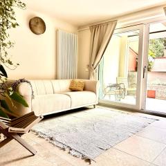 Charming apt in Villa with jacuzzi in Milan