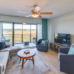 Murrells Inlet Condo with Balcony and Pool Near Pier!