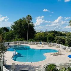 2BR Condo 1 mile from Universal