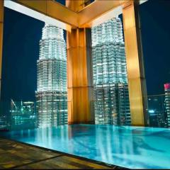 Two Bedroom Apartment KLCC With Rooftop Pool And City View