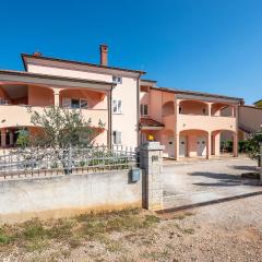 Awesome Apartment In Rovinj With Kitchen