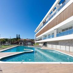 Solar do Atlântico 108 - Apto 2 suítes à beira mar da Praia de Bombas