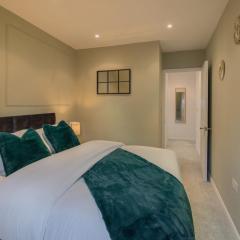 4 Bedroom House by Primal Estates Short Lets in Brighton