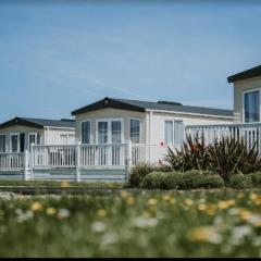 Cornwall Holiday Cabin with Hot tub & Sea view