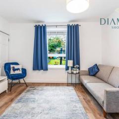 FOUNDRY - 2 Bedrooms, Fully Equipped, Free Parking, WiFi, FAVOURITE for Contractors, Long Stays Welcome, Food, Bars, Shops by Diamond Short Lets