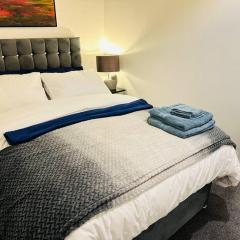 1 Luxe Exec Bedroom Apt Derby