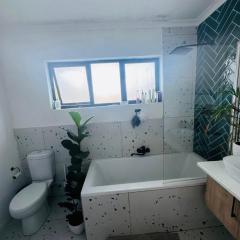 Cozy 1 Bedroom Home In Milnerton