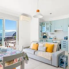 Boutique apartment with BBQ terrace and ocean views