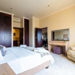 25 San Antonella 3bed ensuite + entertainment area