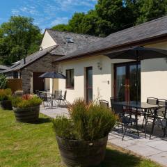 Lake view Cottage at Lower Aylescott