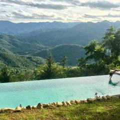 La Châtaigne Perchée, piscine et nature