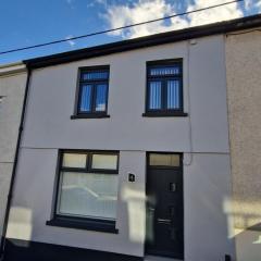 Comfortable 3 Bed home Merthyr Tydfil near Bike Park Wales & Brecon Beacons