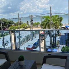 A un Paso de la Playa