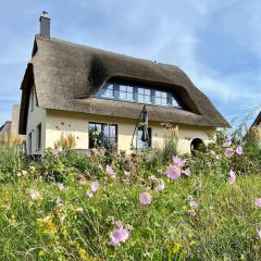 Stilvolles Reetdachhaus Coastline an der Ostsee