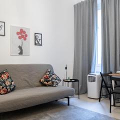 Comfy apartment Free Wi-Fi and Netflix, 4 stops to Duomo square