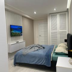 MODERN MINIMALIST APARTMENT Close to Airport and City Center.