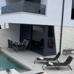 Villa LuRa in Pula mit Pool