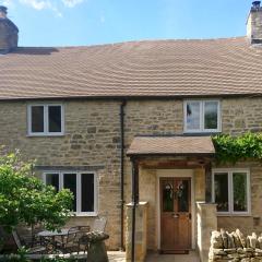 Pass the Keys The Pippins a Cotswold cottage and garden parking