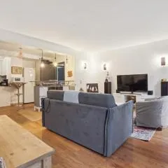 Chic and spacious apartement with piano and terrace