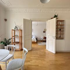 3BDR Bohemian style central flat with Balcony