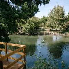 Charming ecolodge with private access to the river