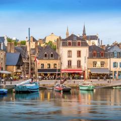 Coup de Coeur sur le Port de ST GOUSTAN, Trés Beau T2 avec Terrasse