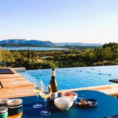 Villa Arazu, 10 personnes, piscine chauffée, vue mer, 15 minutes à pieds plage