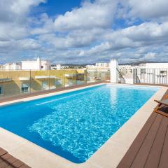 Brand New 2 BDR Flat W/Rooftop Pool by LovelyStay