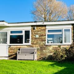 2 Bedroom Chalet SB172, Sandown Bay, Isle of Wight, Free WiFi