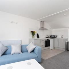 Bright and Modern St Just 1 bedroom apartment in old Cornwall