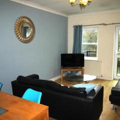 Town Centre - 2 Bedrooms & Sofa Bed - Very Quiet Location