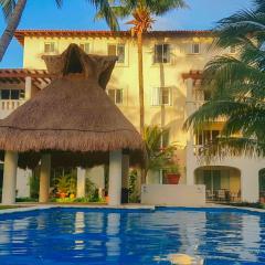 NEW Tropical Poolside Apt Hotel Zone