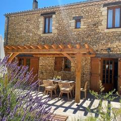 Cette charmante propriété périgourdine avec piscine offrant un cadre tranquille pour des vacances paisibles et relaxante