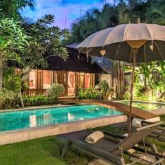 Villa Joglo Oberoi Seminyak Beautiful 4BR Villa Prime Location