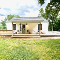 Mid-century Modern Farmhouse-style Cottage