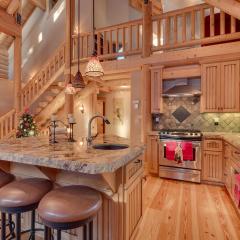 Lodgepole Retreat - A Gorgeous Classic 3BR Log Cabin with Private Hot Tub